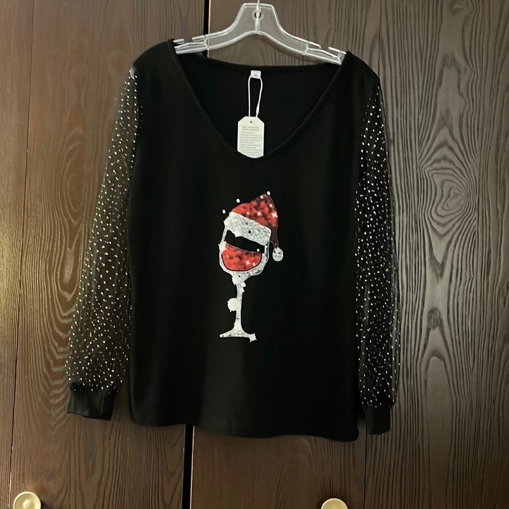 Made with ❤️ black holiday top. Santa wine glass for decoration. Size Med NWT
